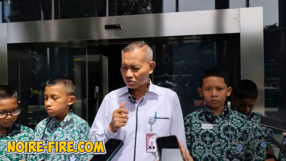 KPK Apresiasi 6 Siswa SD yang Viral Setelah Serahkan Ponsel Temuan ke Polisi